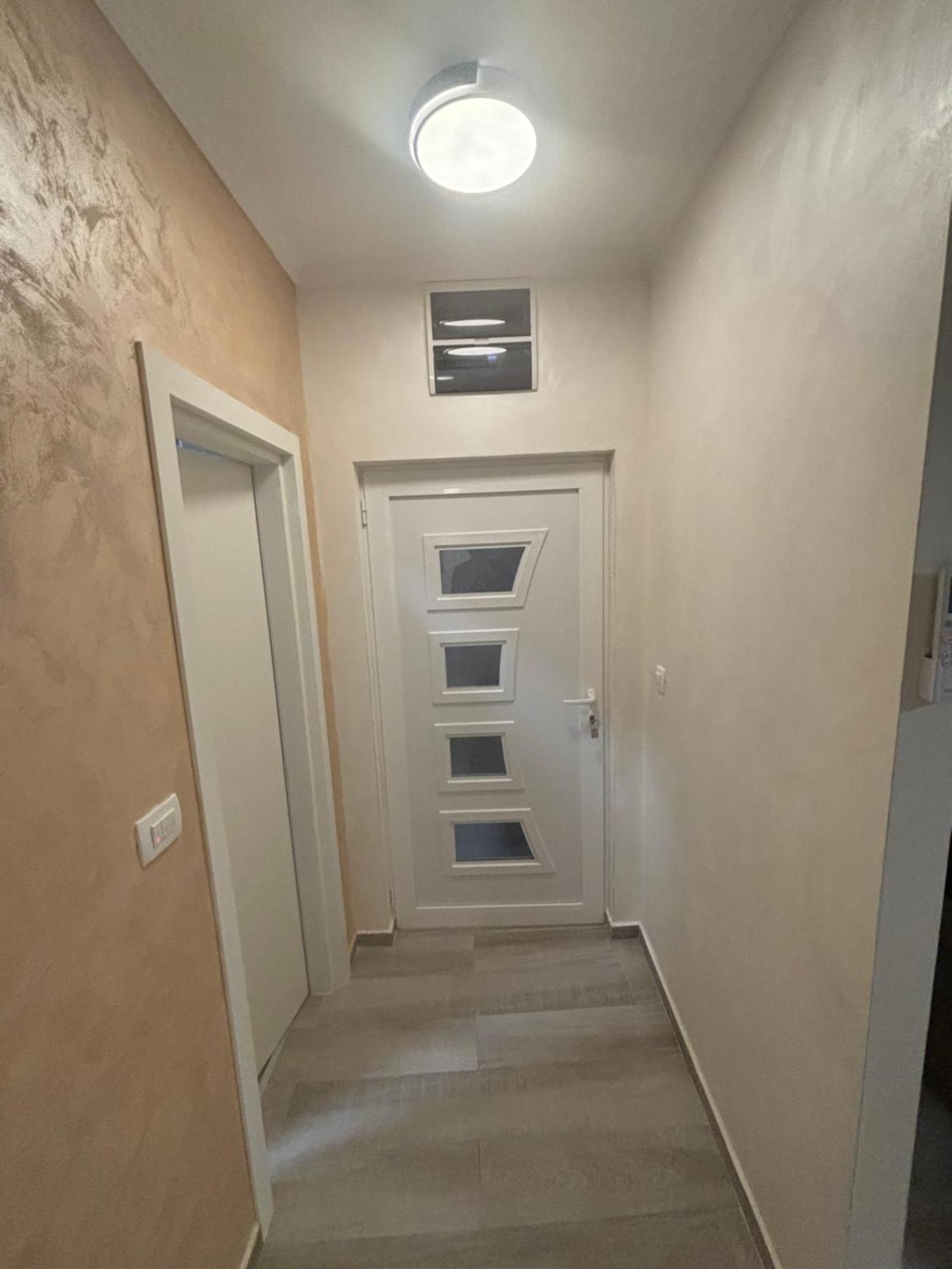 Petar Apartment พอดโกริกา ภายนอก รูปภาพ