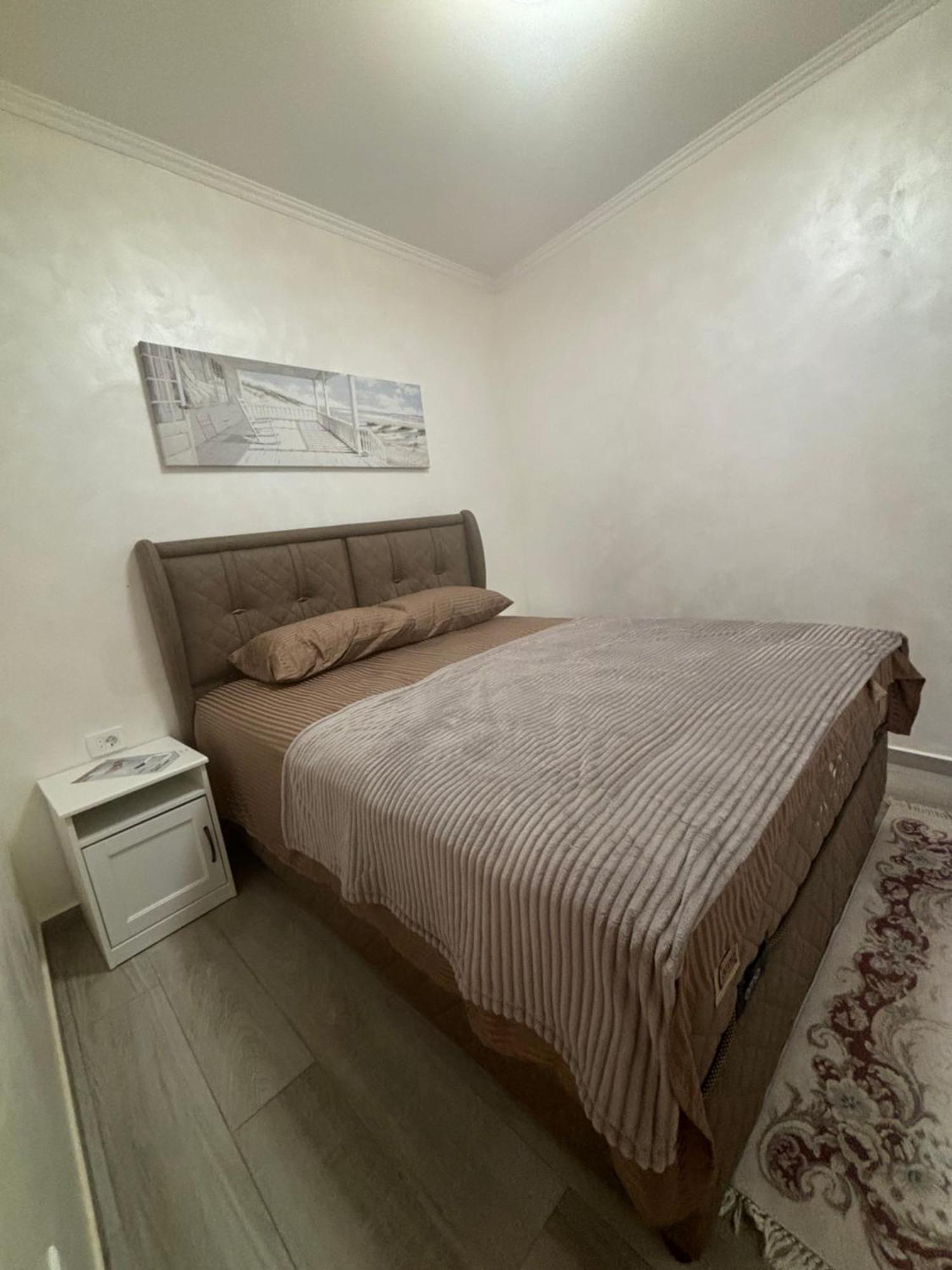 Petar Apartment พอดโกริกา ภายนอก รูปภาพ